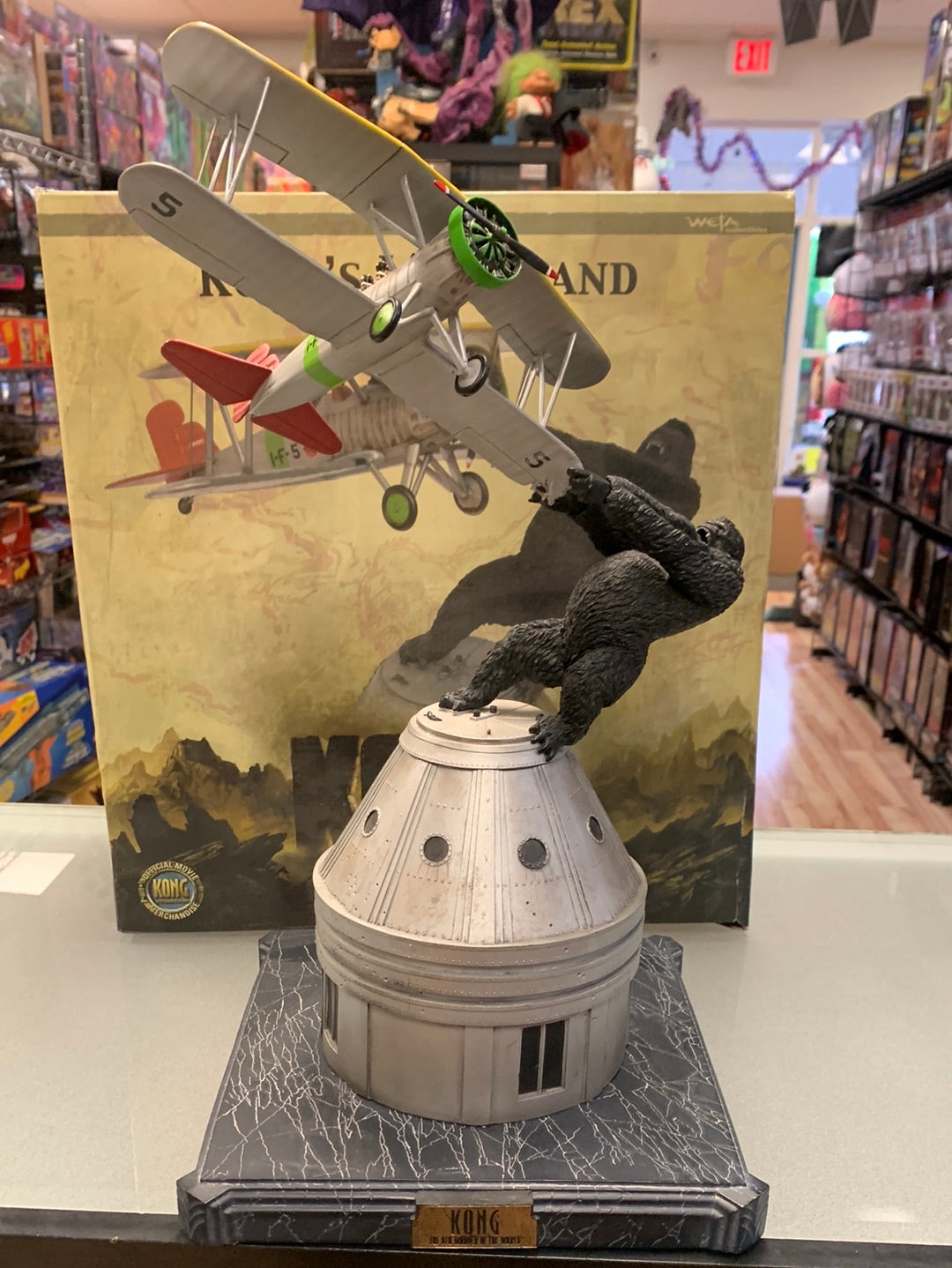 Kong’s Last Stand Statue (Weta, King Kong) Open Box product image 2, provided for visual reference and product detail review