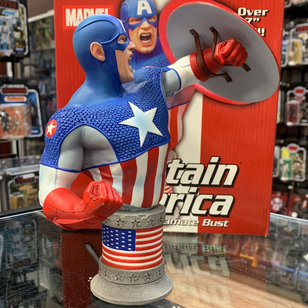 Captain America Ultimate Bust (Marvel, Diamond Select) Open Box product image 6, provided for visual reference and product