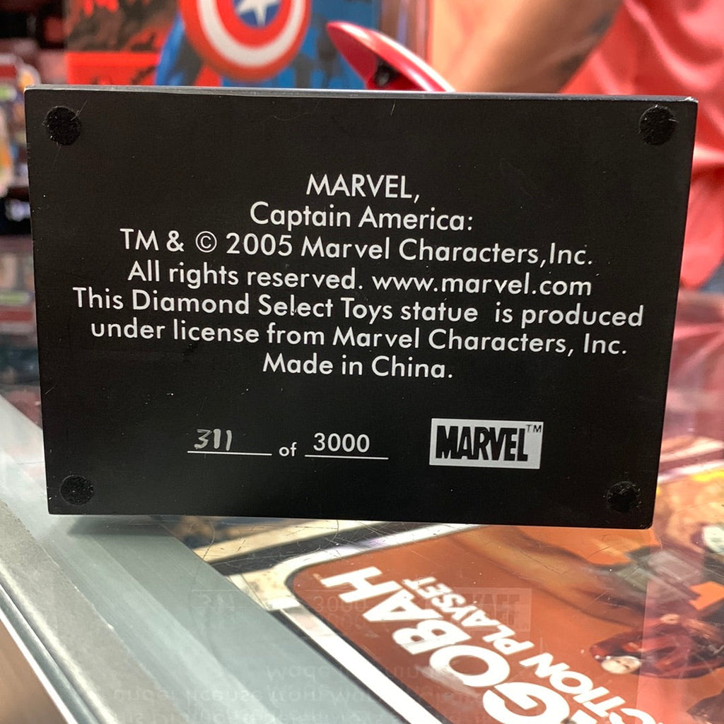 Captain America (Marvel, Diamond Select) Open Box product image 7, provided for visual reference and product detail review