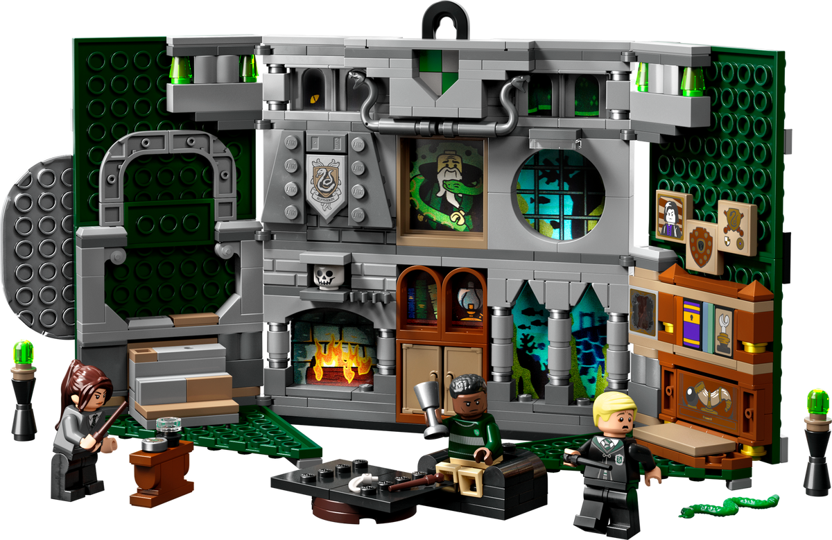 76410 Slytherin House Banner product image 3, provided for visual reference and product detail review
