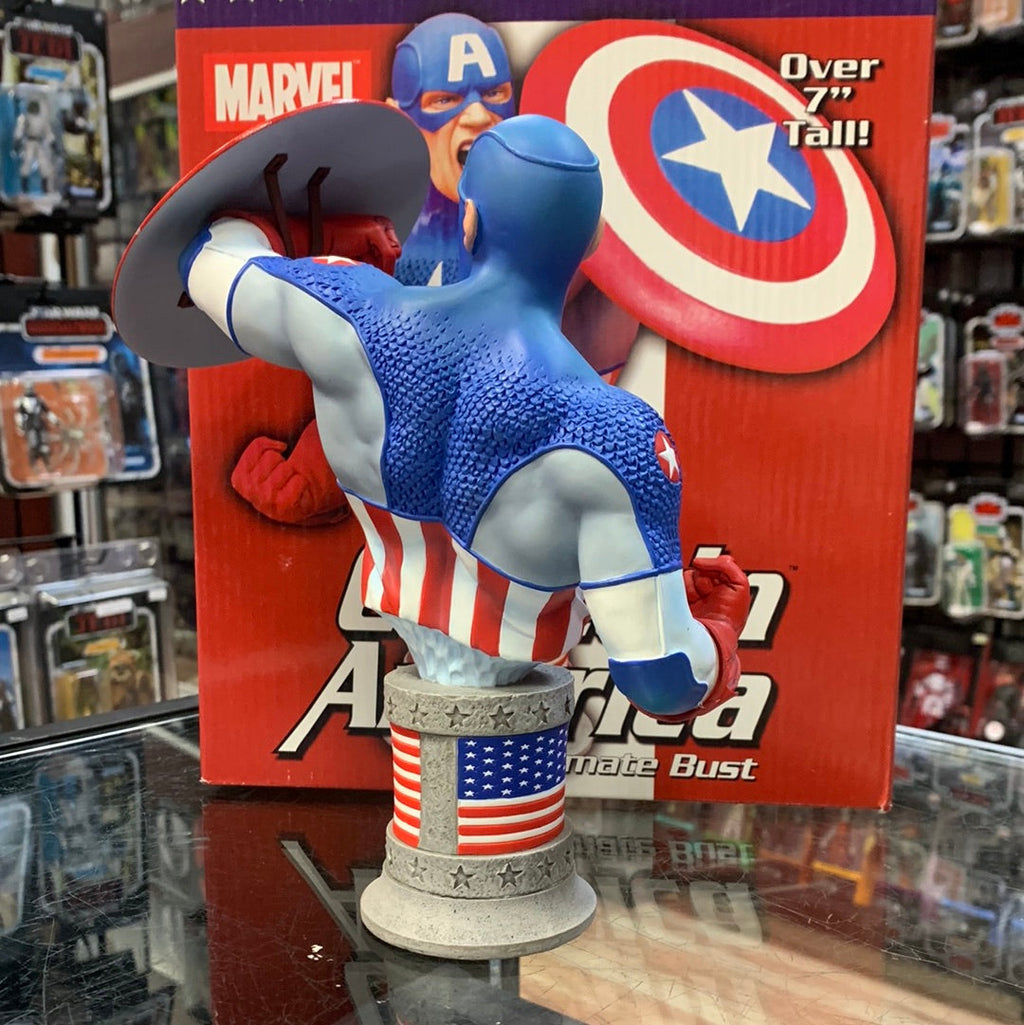 Captain America Ultimate Bust (Marvel, Diamond Select) Open Box product image 4, provided for visual reference and product