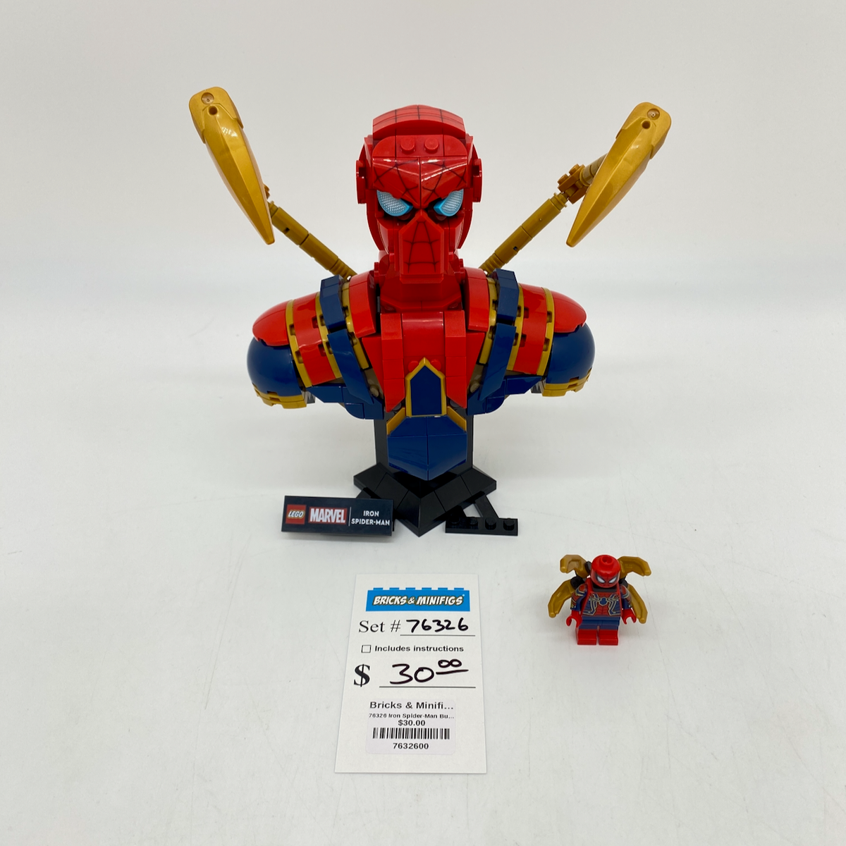 76326 Iron Spider-Man Bust (U) product image 1, provided for visual reference and product detail review