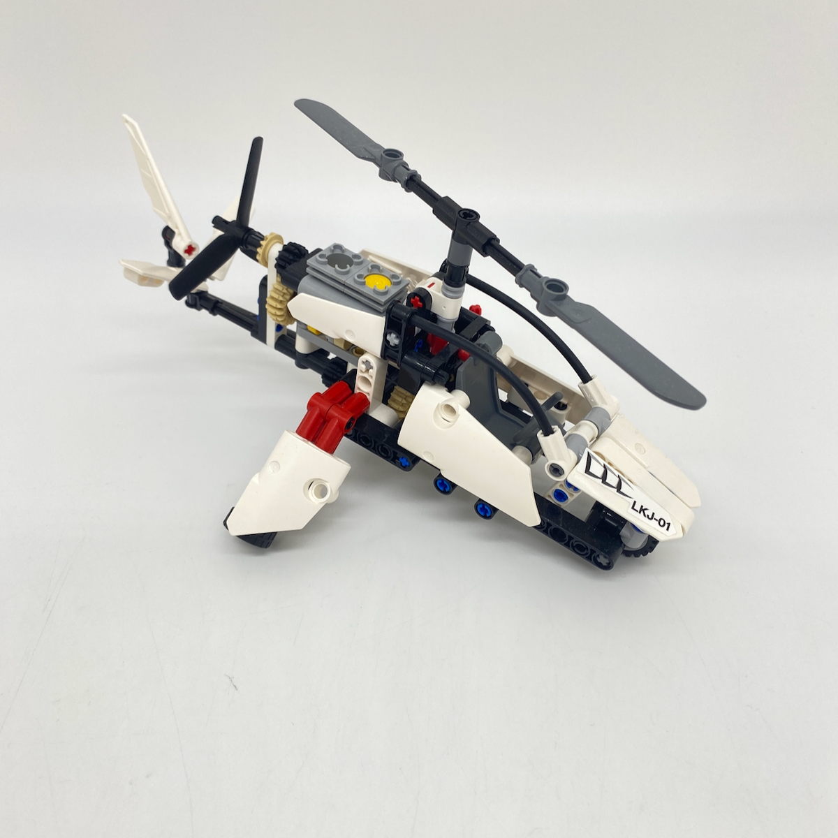 42057 Ultralight Helicopter (U) product image 1, provided for visual reference and product detail review