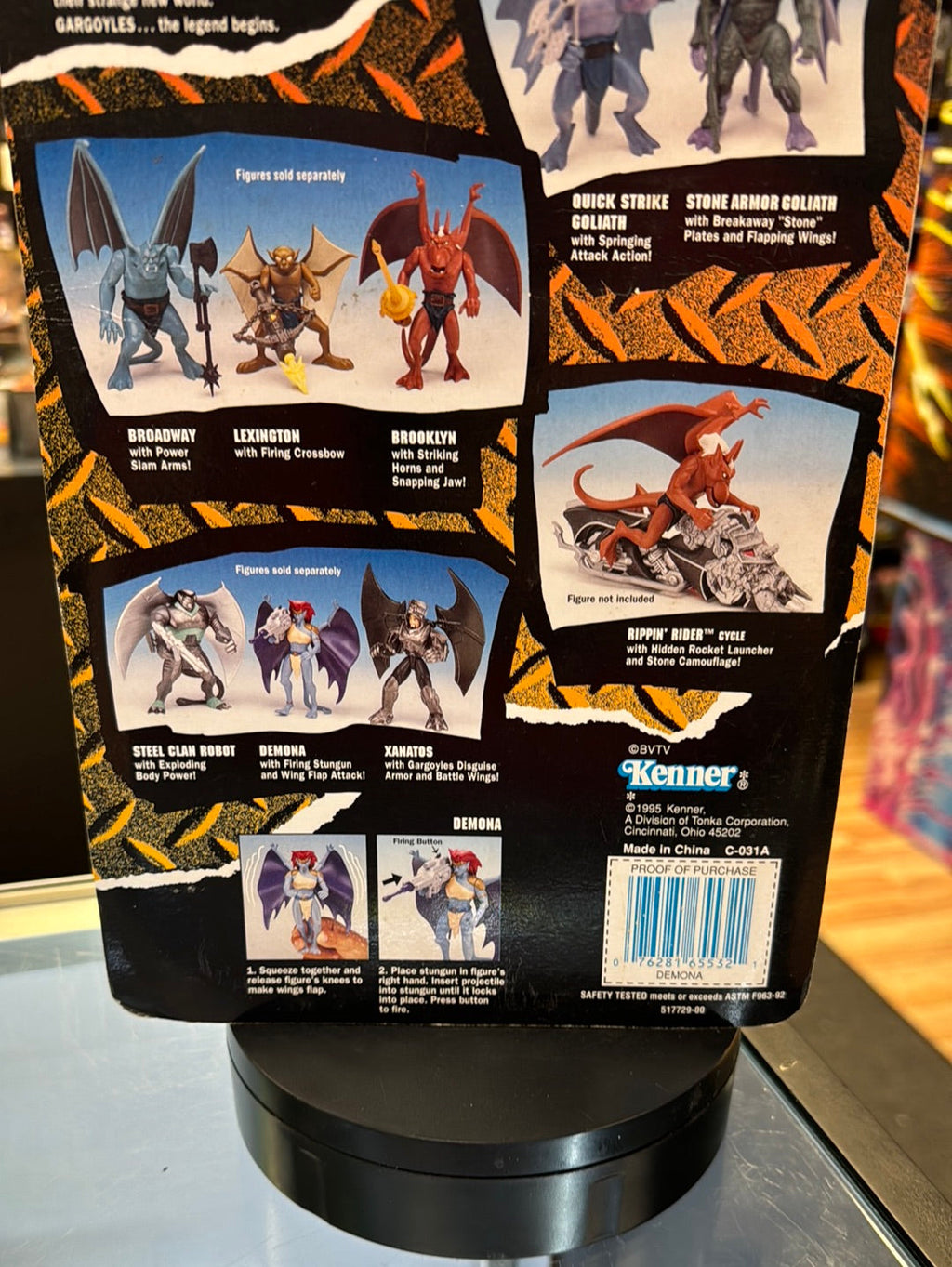 Demona 0556 (Vintage Gargoyles, Playmates) SEALED product image 9, provided for visual reference and product detail review
