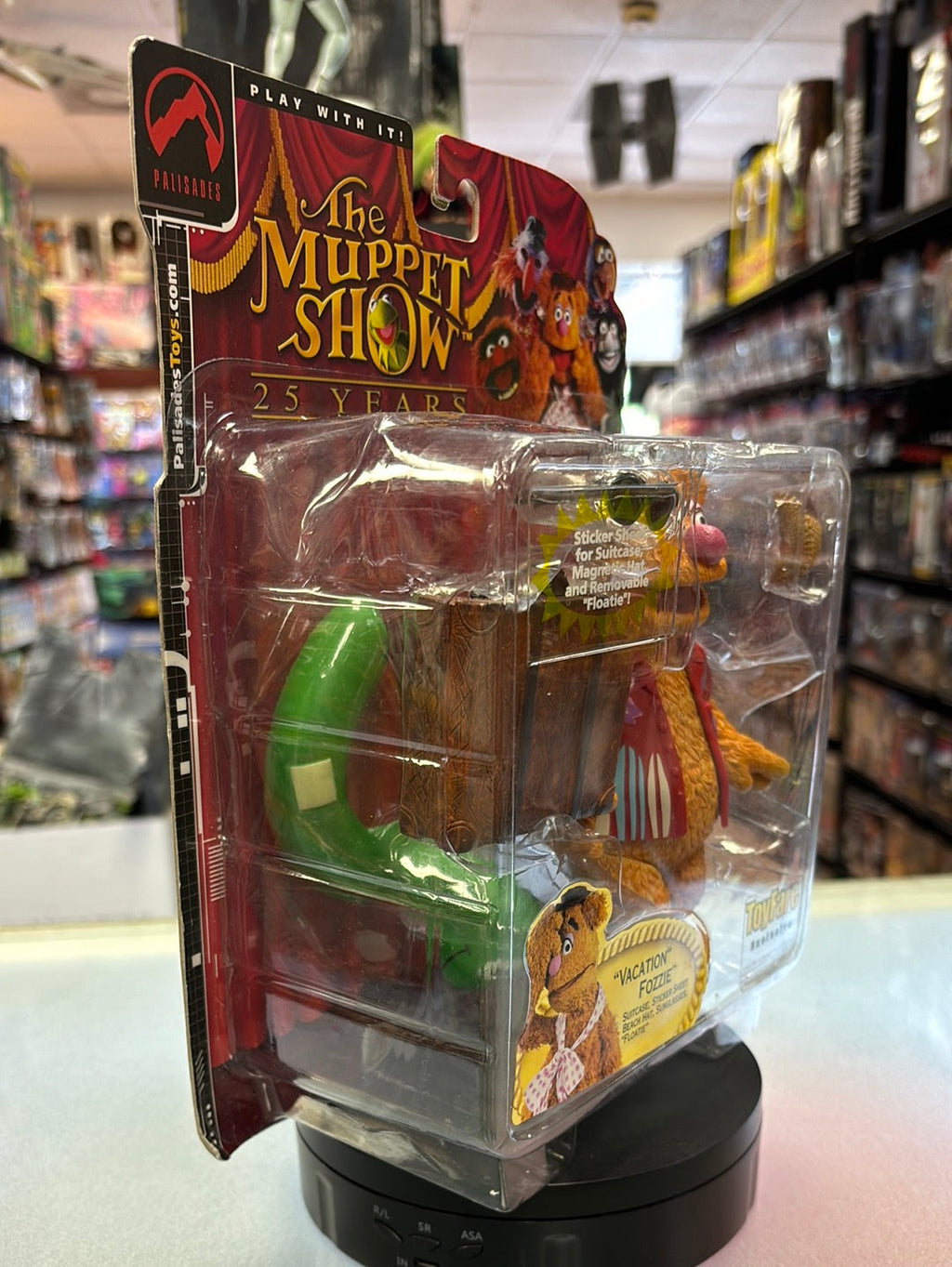 ”Vacation” Fozzie 1115 (Vintage Muppets Show 25 Years, Palisades) SEALED product image 2, provided for visual reference and