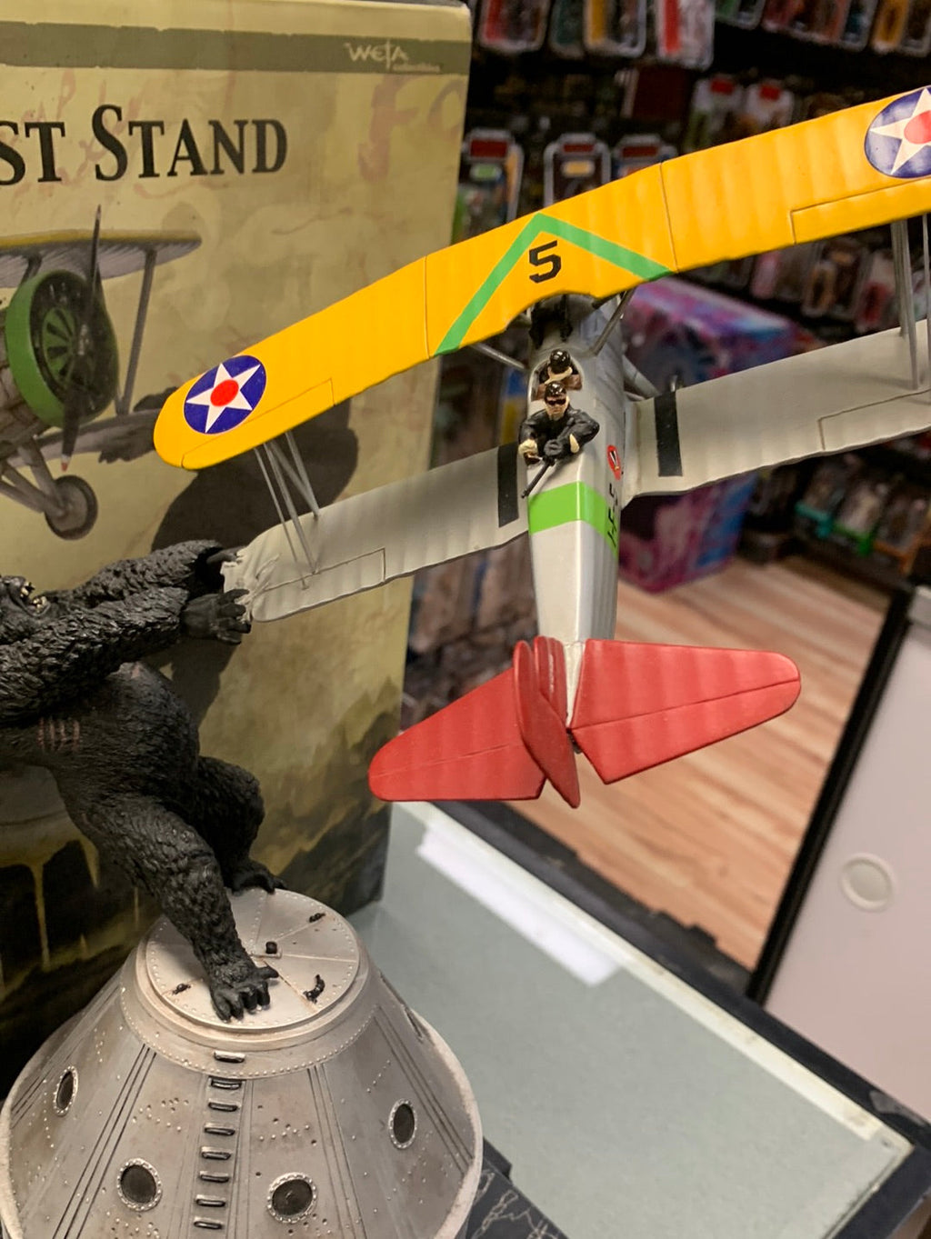Kong’s Last Stand Statue (Weta, King Kong) Open Box product image 4, provided for visual reference and product detail review