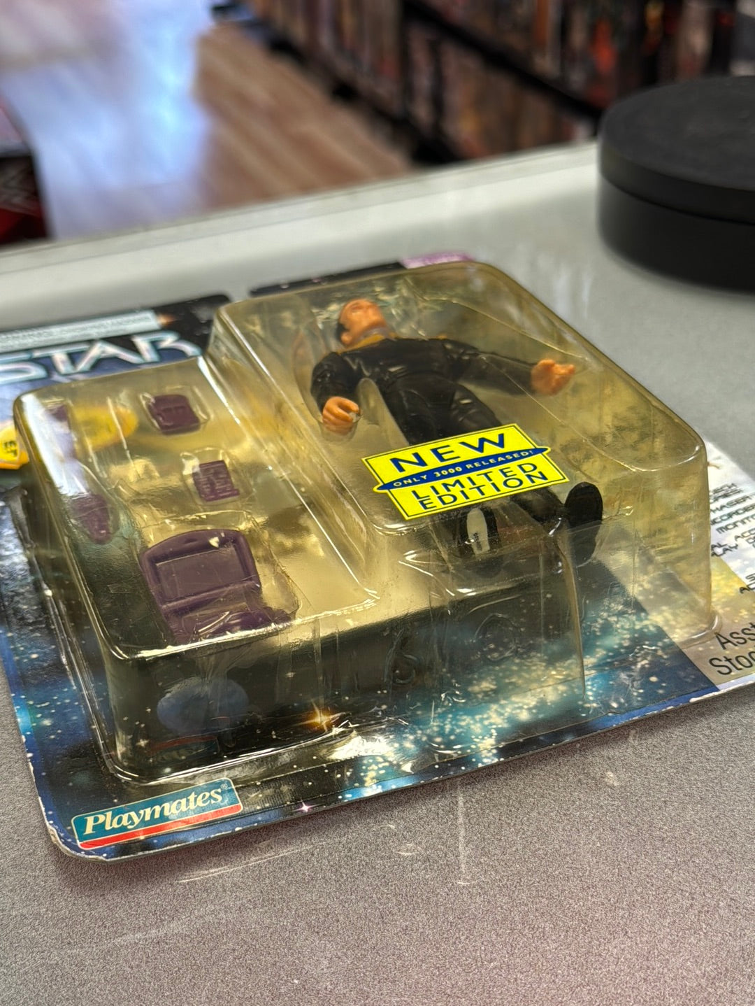 LT Reginald Barclay LE 3,000 (Vintage Star Trek, Playmates) SEALED product image 20, provided for visual reference and