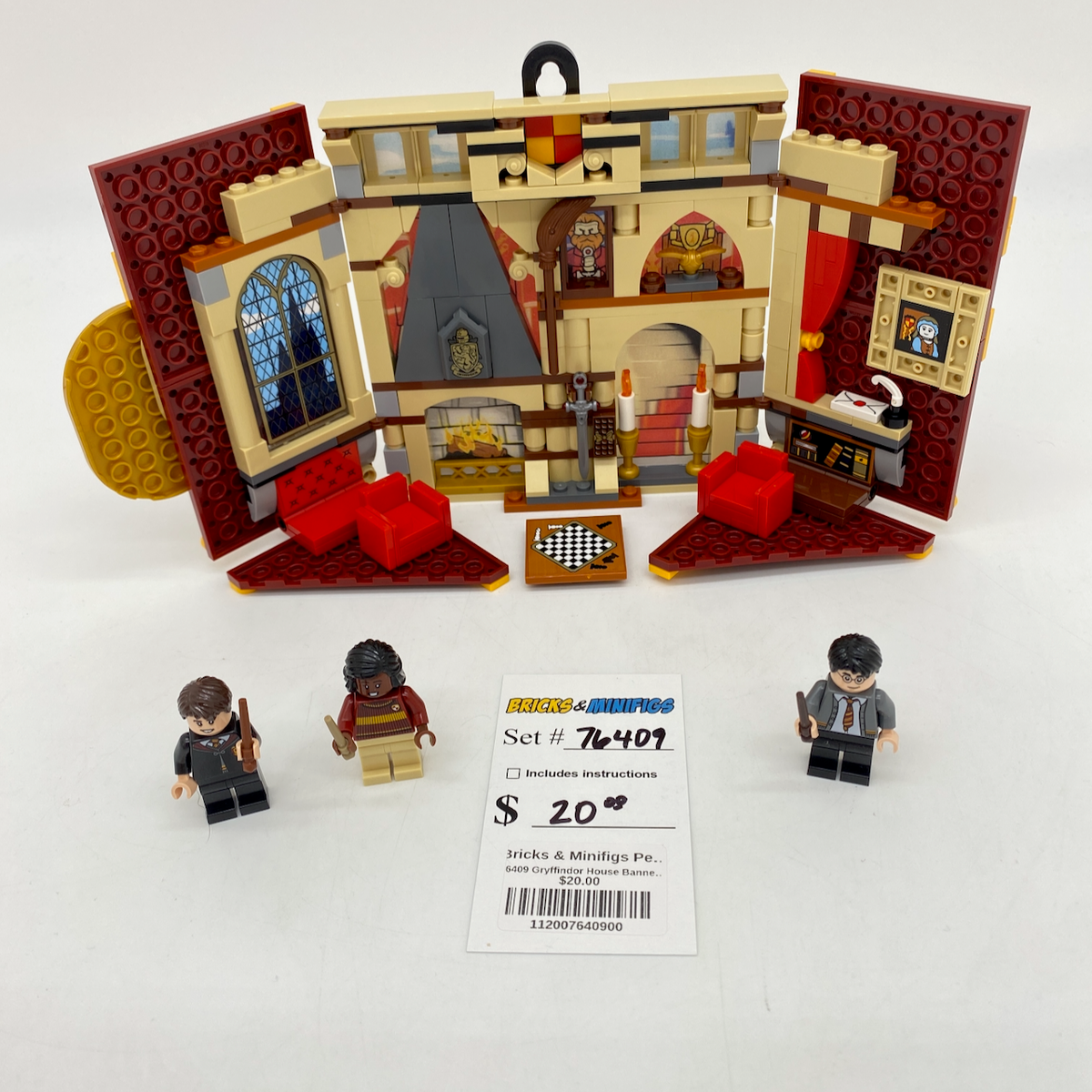 76409 Gryffindor House Banner (U) product image 1, provided for visual reference and product detail review