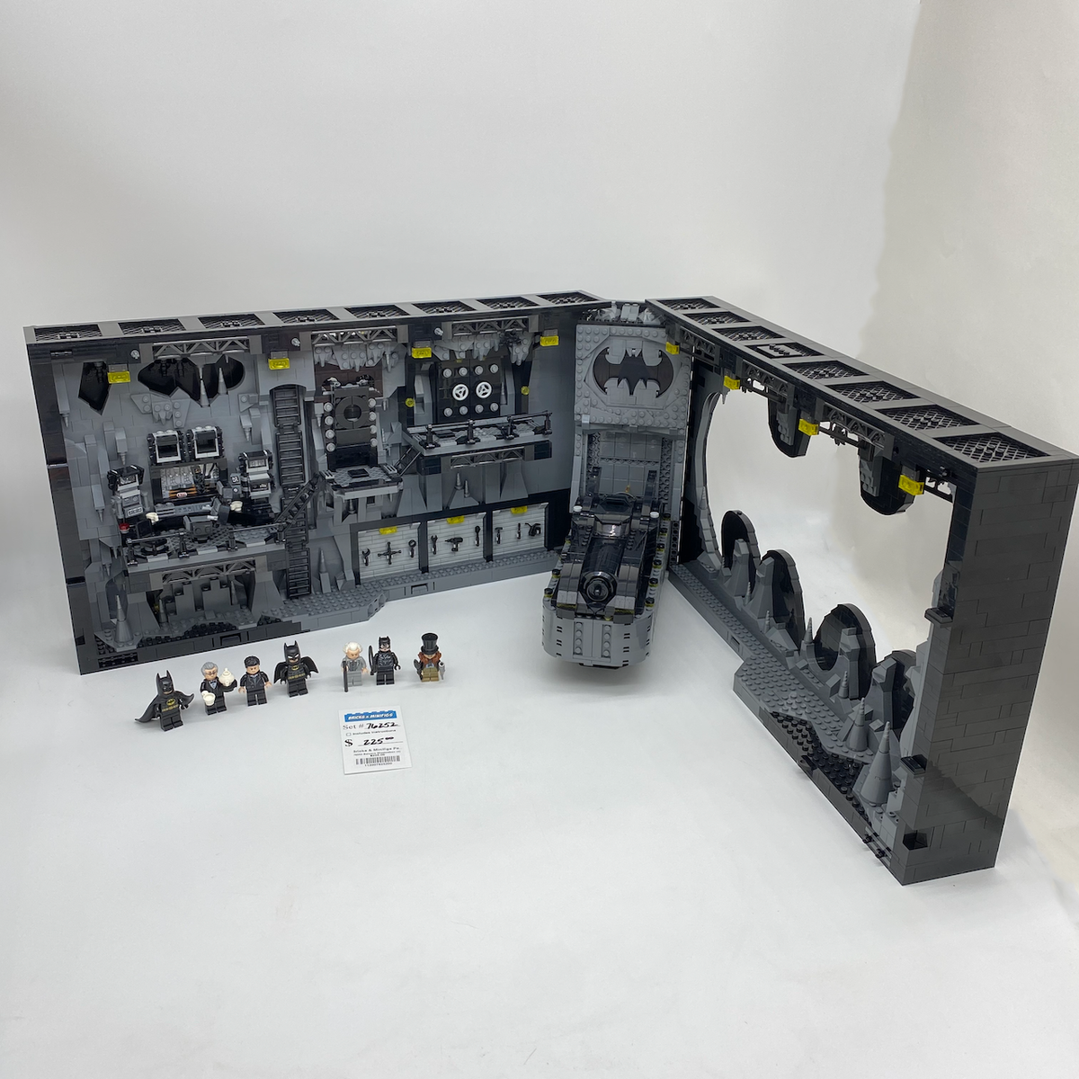 76252 Batcave Shadowbox (U) product image 2, provided for visual reference and product detail review