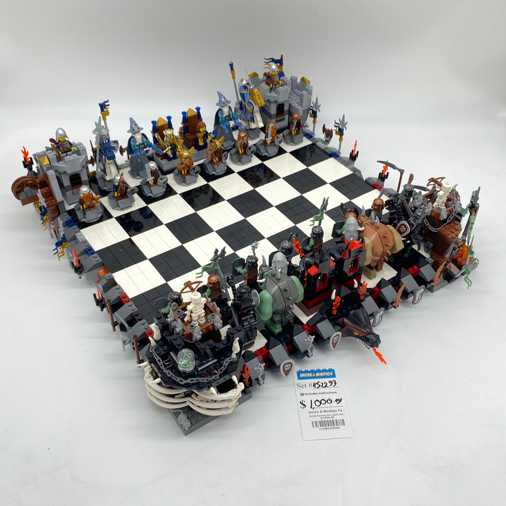 852293 Fantasy Era Castle Giant Chess Set (U) product image 1, provided for visual reference and product detail review